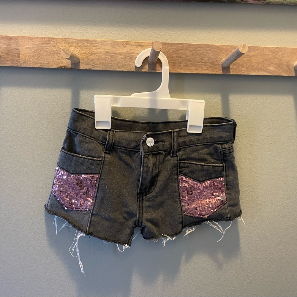Boutique style Girl’s charcoal jean shorts Size 7/8